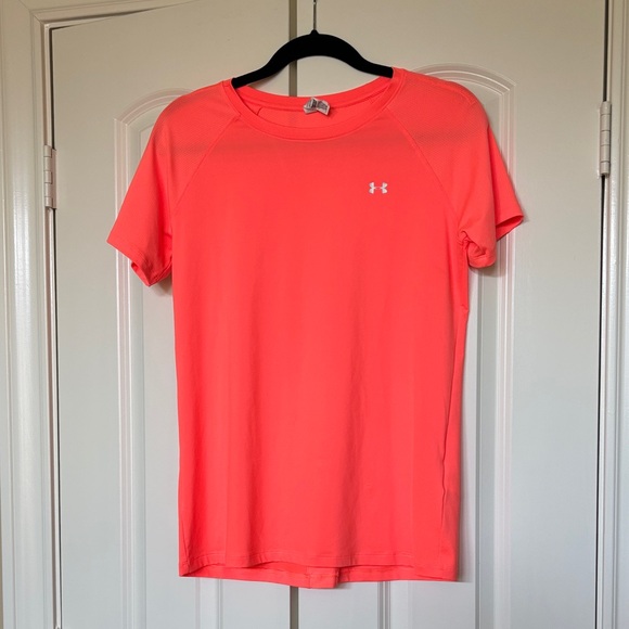 Short Sleeve V-Neck Tee in Sunset Coral
